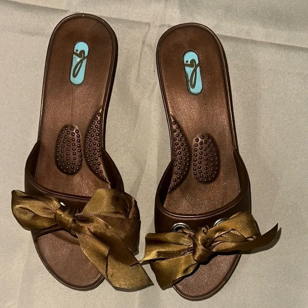OKA b. Brown/Bronze Bow Women's Slide Sandals Size 6